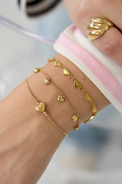Elegant Heart Charm Bracelet for Daily Wear